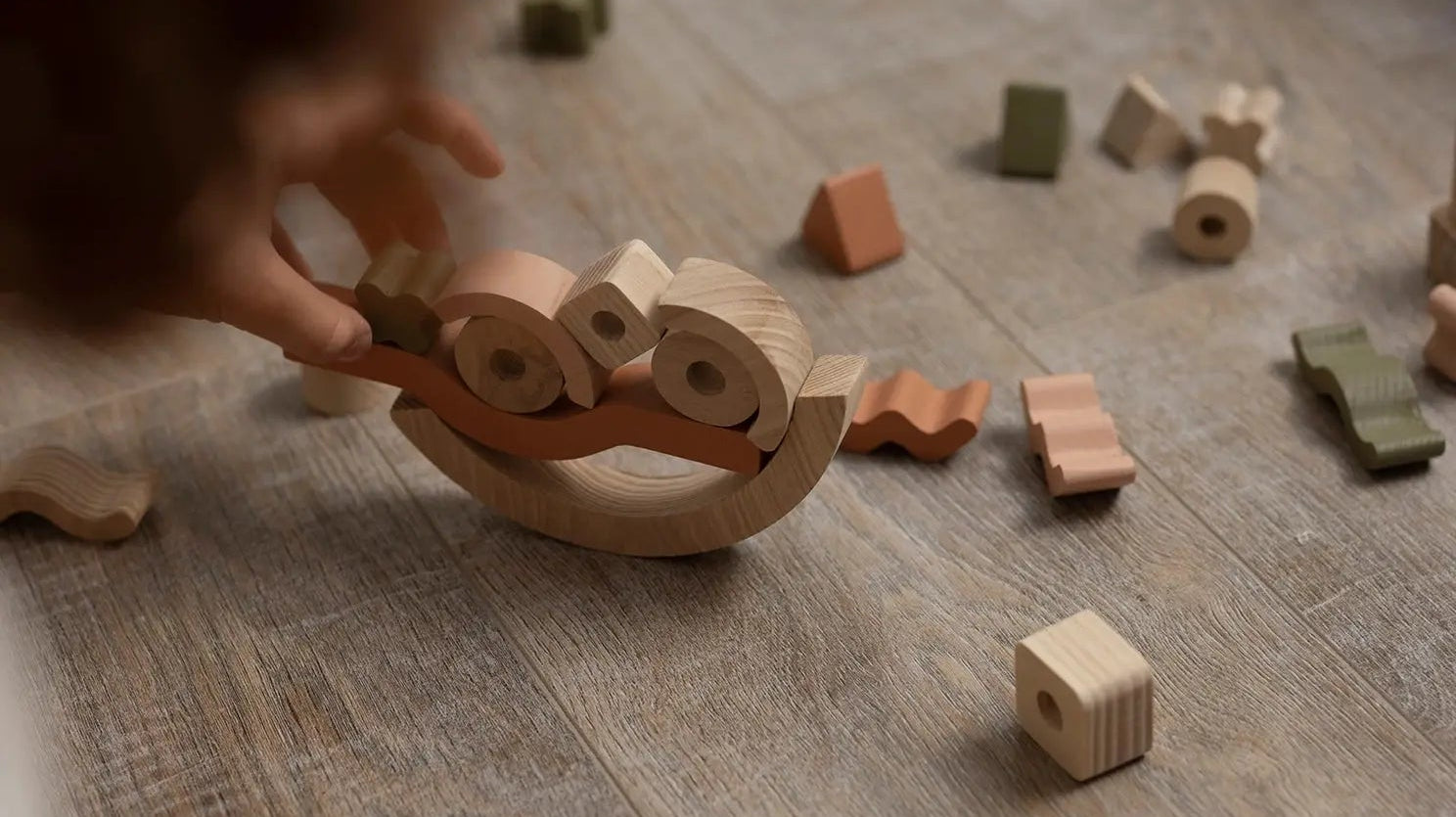 The Magic of Sustainable Toys: Nurturing Play and Planet - AlmaVidaKids