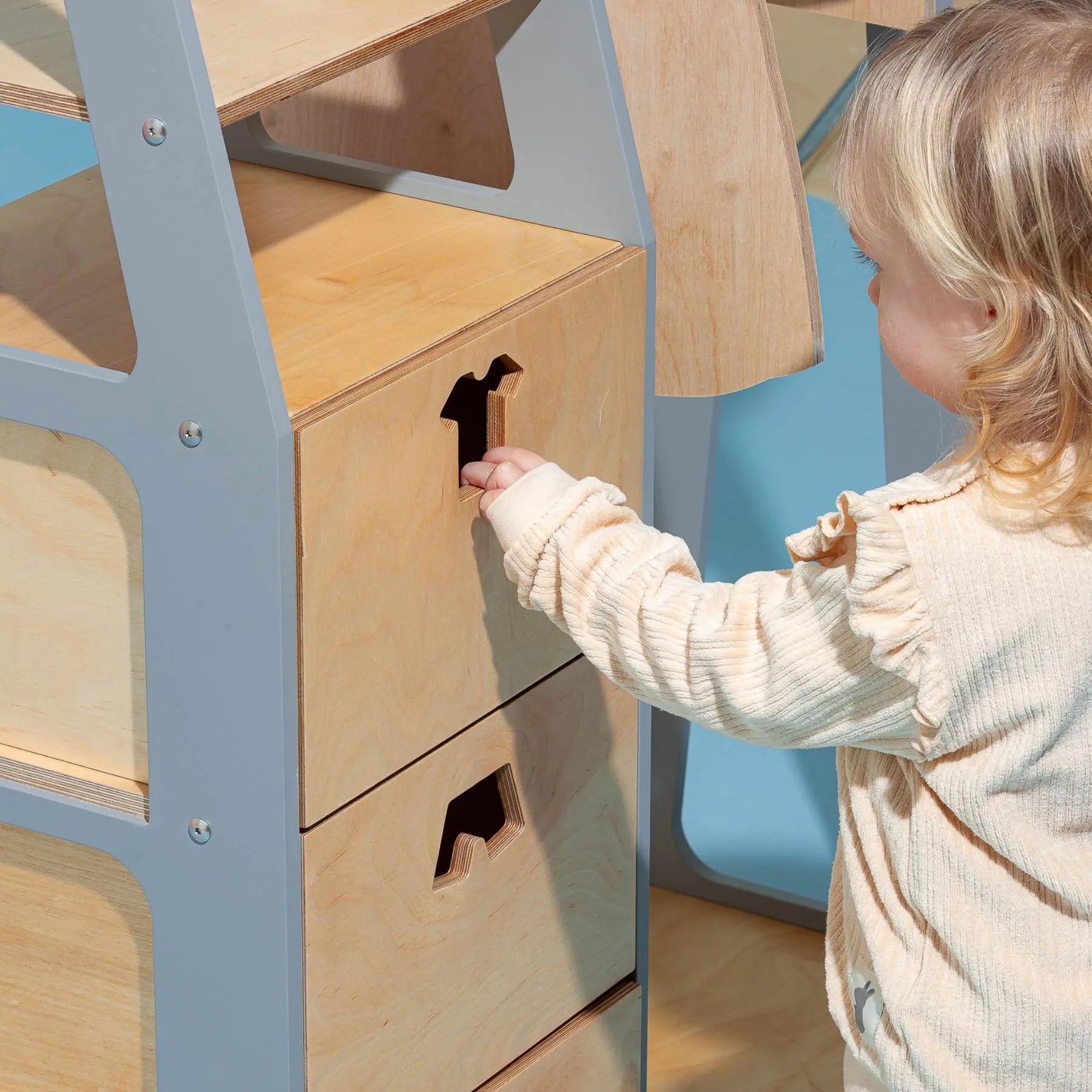 Clothing rack with drawers - AlmaVidaKids