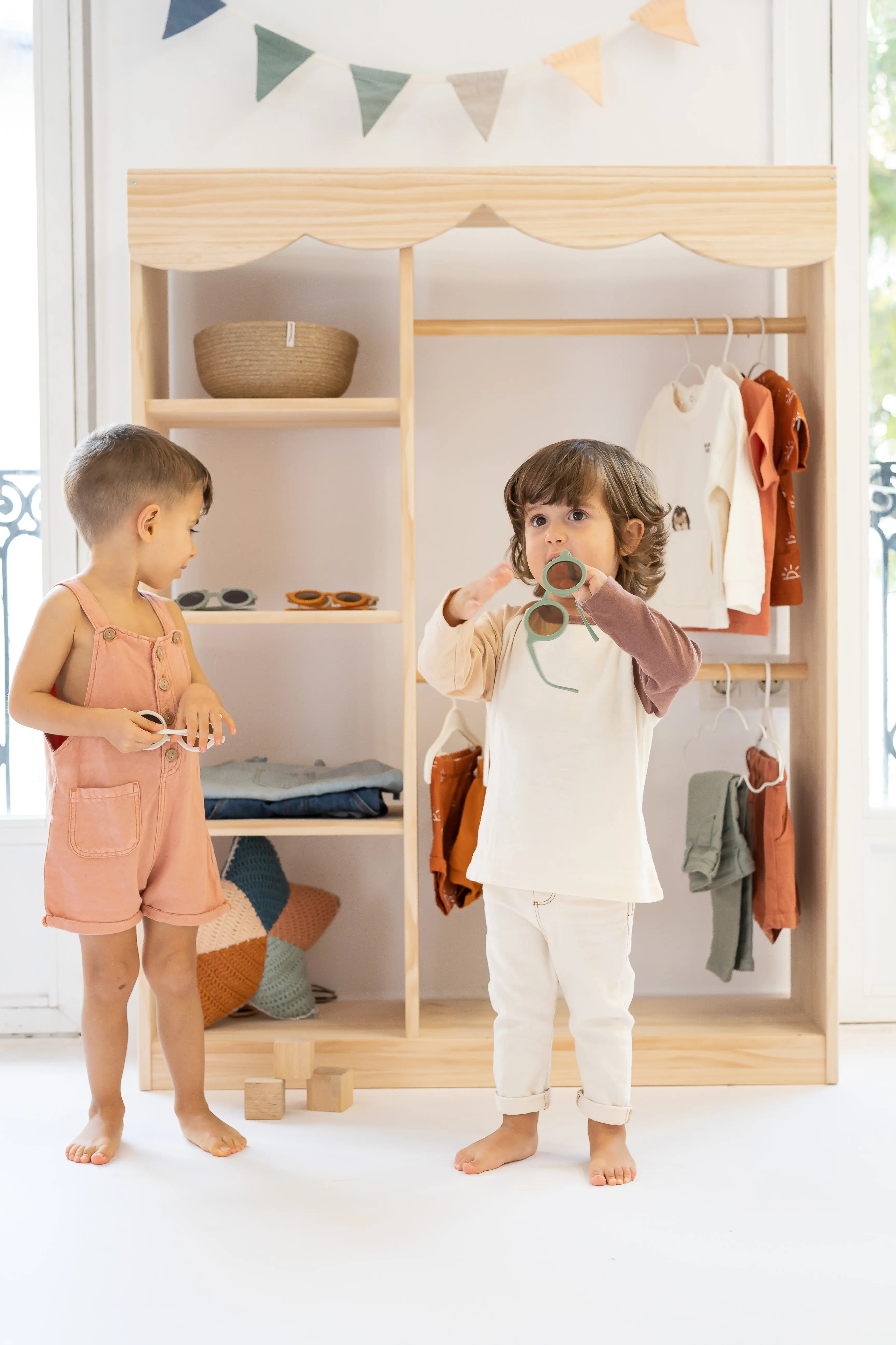 Montessori Wardrobe - AlmaVidaKids