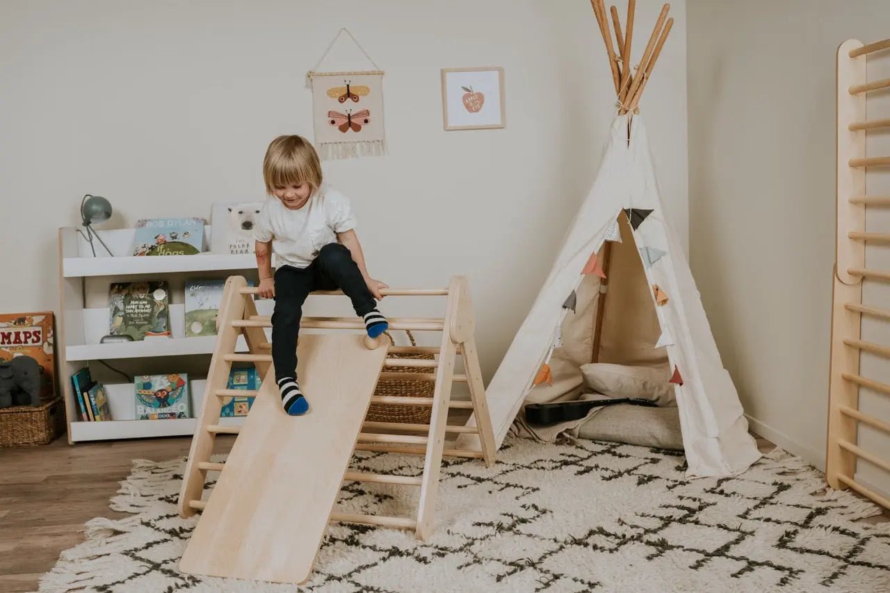 Pikler climbing triangle & climber (swedish) wall - AlmaVidaKids