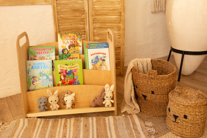 Montessori boekenstandaard en organizer van natuurlijke materialen voor kinderen en peuters