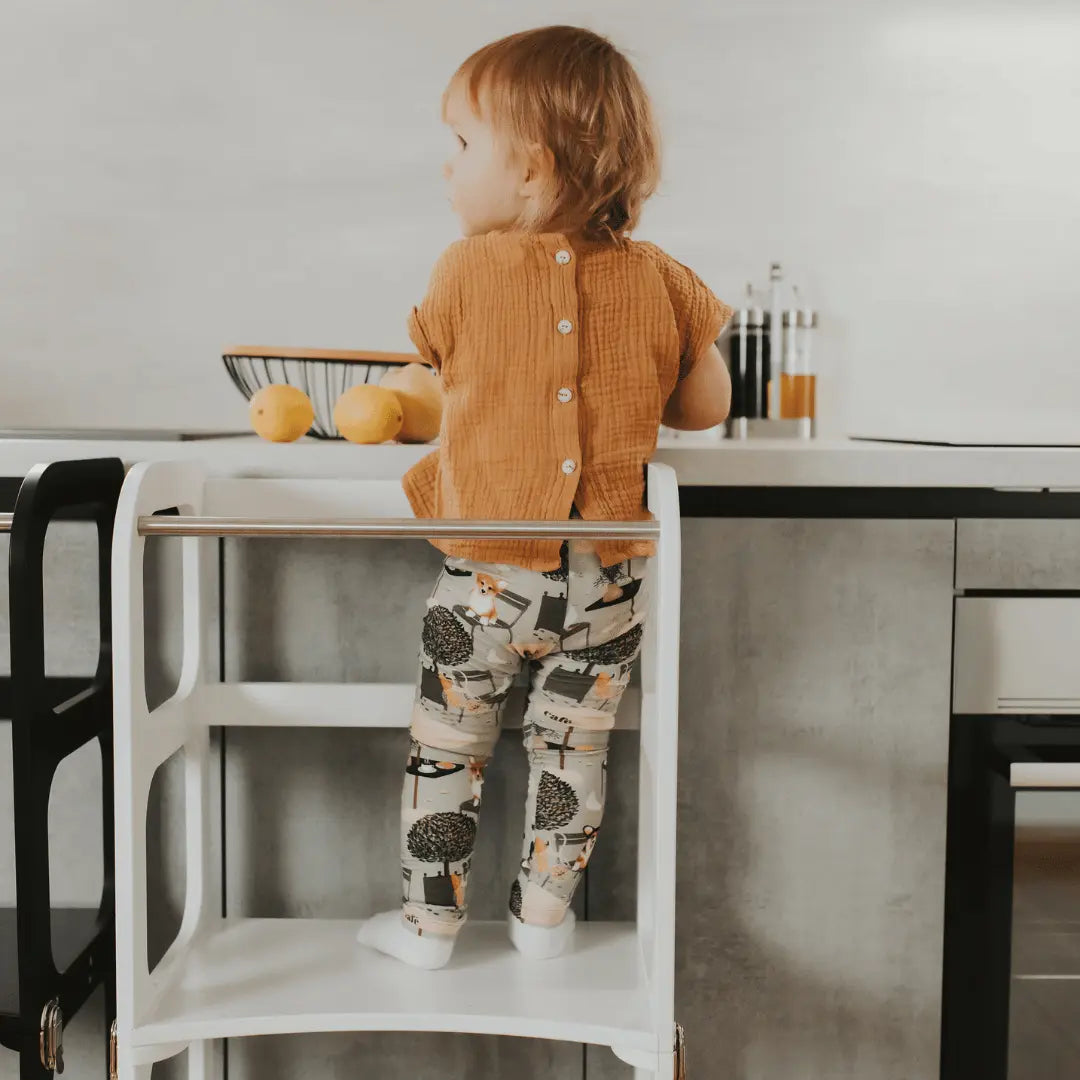 STEP’n’SIT convertible helper tower with table function