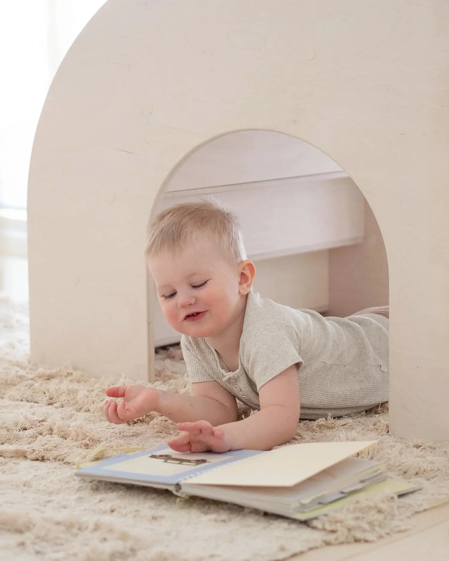 KUMPU Montessori bookshelf - AlmaVidaKids