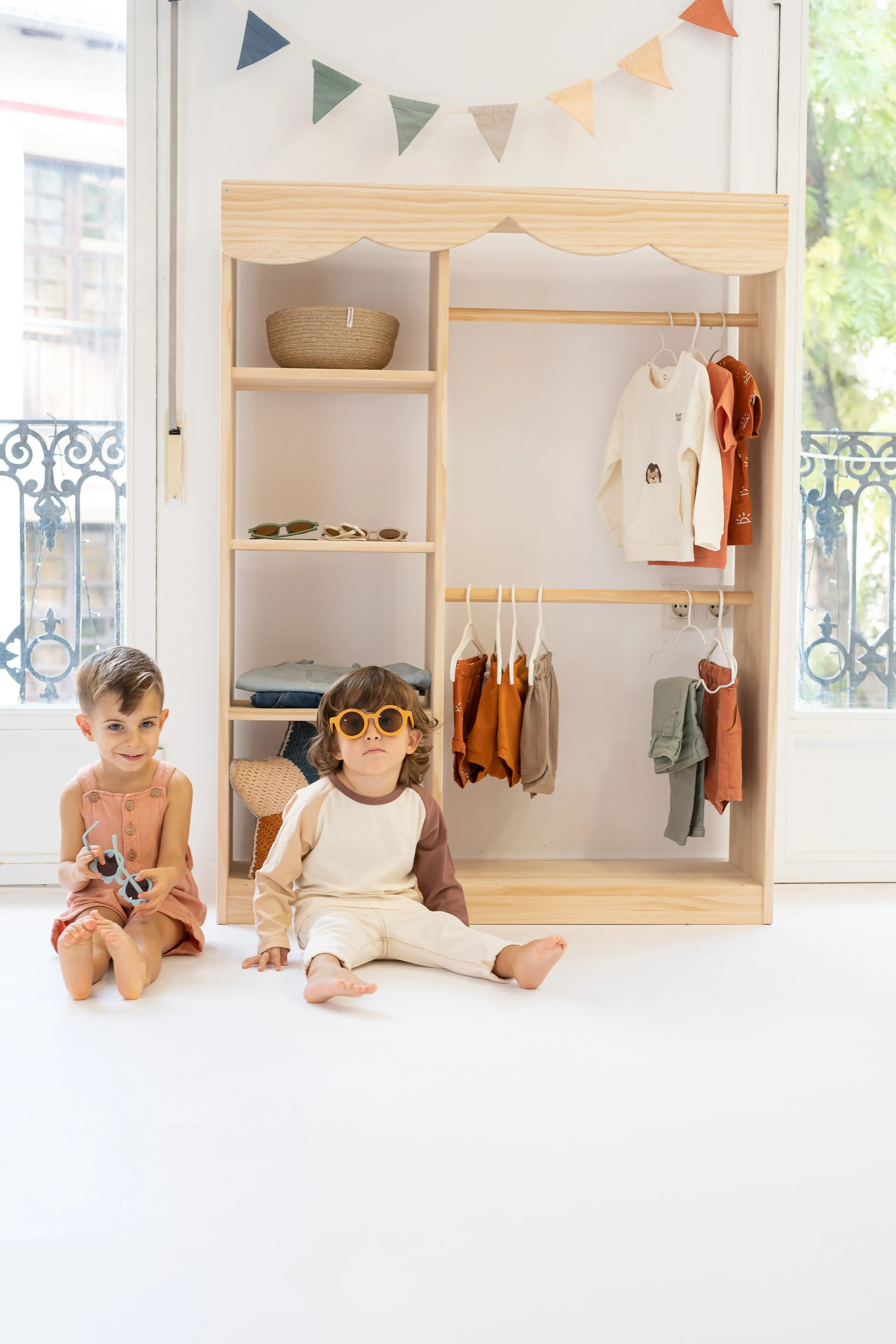 Montessori Wardrobe - AlmaVidaKids